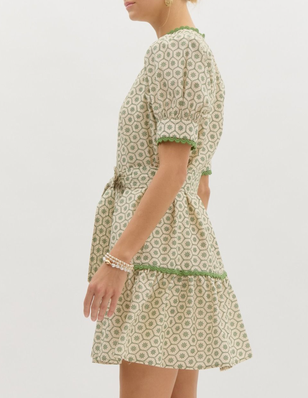 Green Printed Short Puff Sleeve Mini Pullover Dress Featuring Scallop Trim Accents