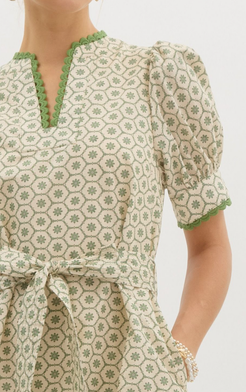 Green Printed Short Puff Sleeve Mini Pullover Dress Featuring Scallop Trim Accents