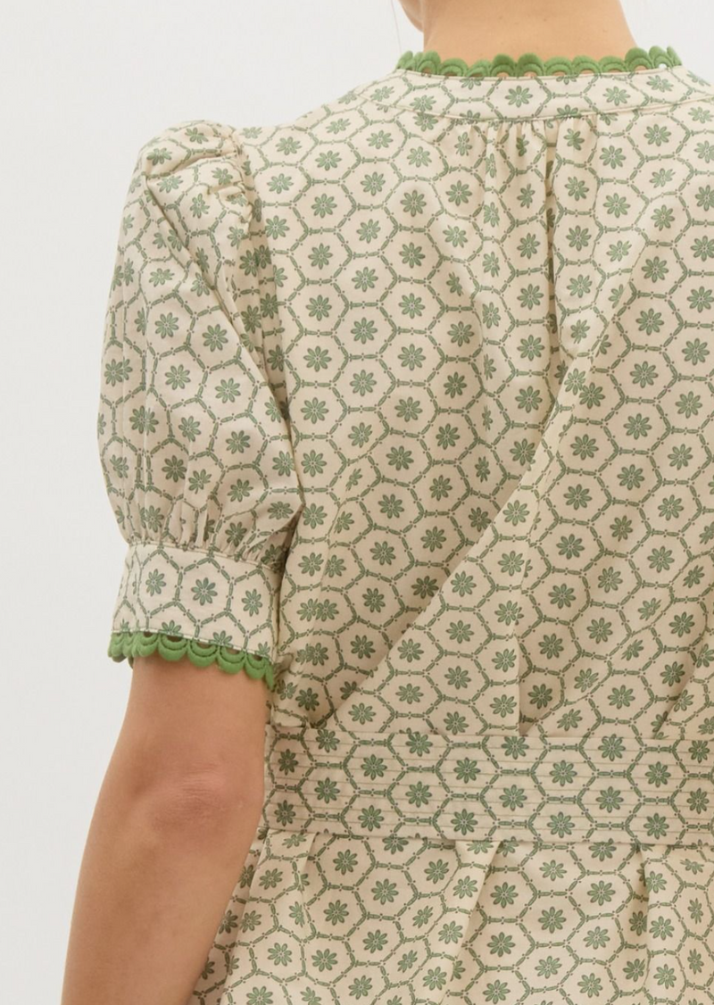 Green Printed Short Puff Sleeve Mini Pullover Dress Featuring Scallop Trim Accents
