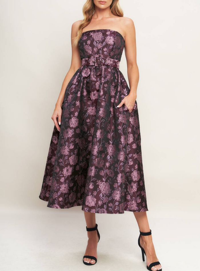 Jacquard Woven Midi Dress Medium / Burgundy Jacquard Woven Midi Dress Medium / Burgundy