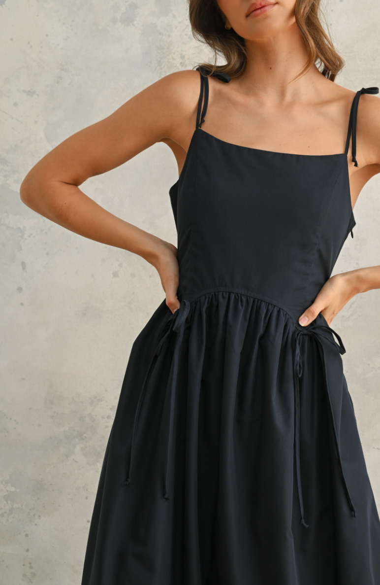 Bow Tie Front Detail Dress